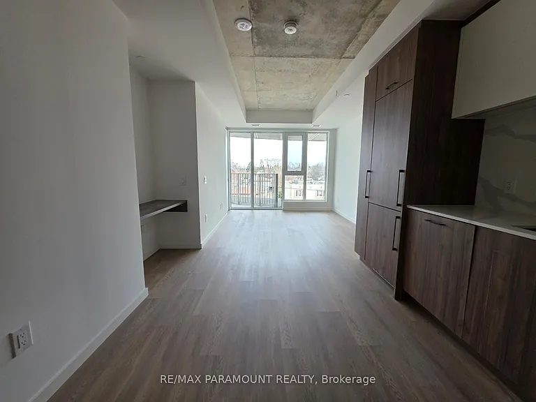689 The Queensway #418 — Photo 6