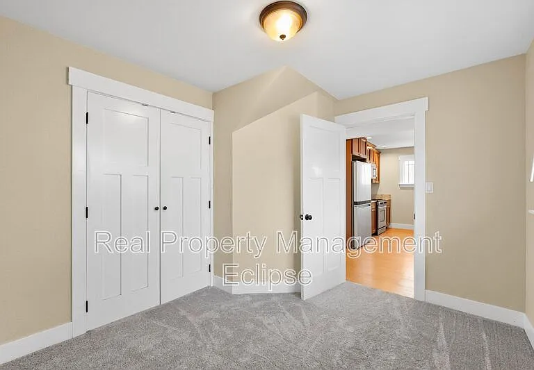 26616 NE Valley St #A — Photo 8