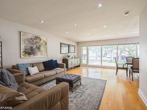 2nd image of 6647 N Monticello Ave