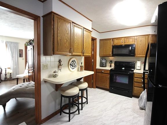 3rd image of 432 N Glenn Ave