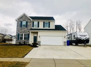 38 Conner Dr, West Seneca, NY 14224