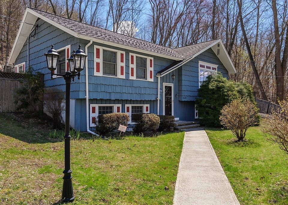 1st image of 17 Golden Hill Ave