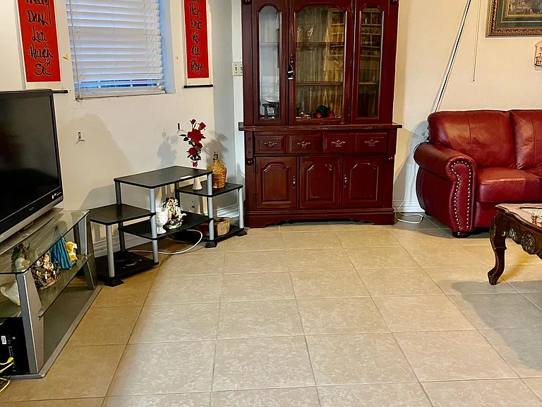 2210 Berry Ave — Photo 8