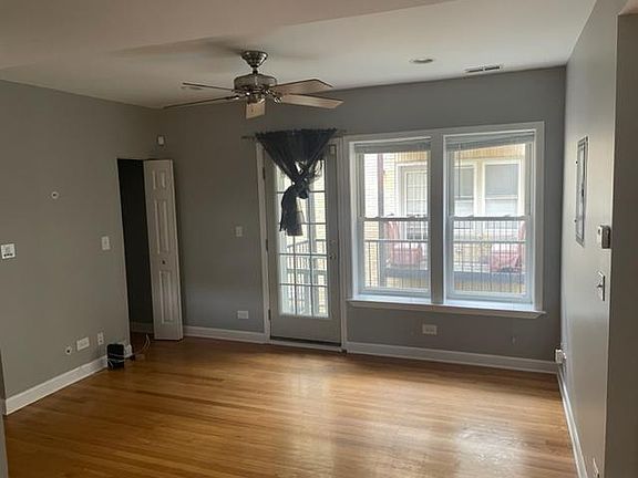 3rd image of 6341 N Washtenaw Ave APT 2E