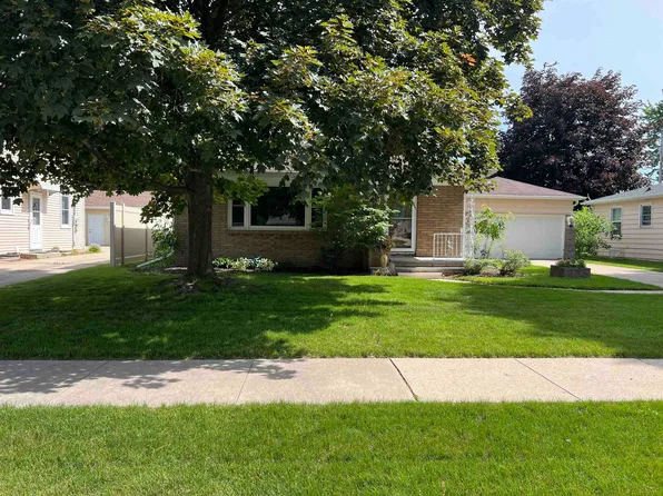 1673 Juniper Dr, Green Bay, WI 54302