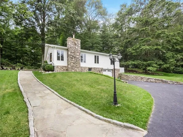 133 W Hook Road, Hopewell Junction, NY 12533