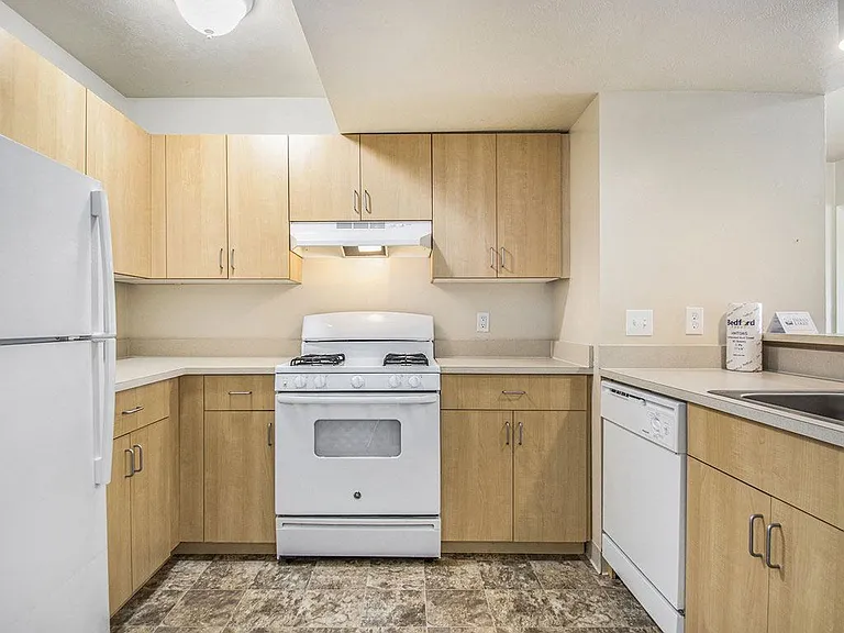 Indian Lakes Apartments — Photo 33