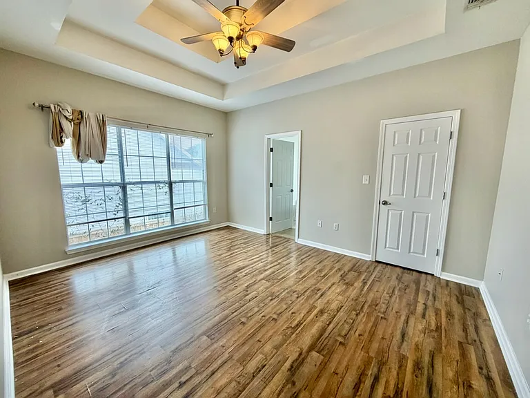 81 Lake Front Dr — Photo 9