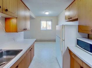 105 Alder Dr #202, Hinton, AB T7V1C6