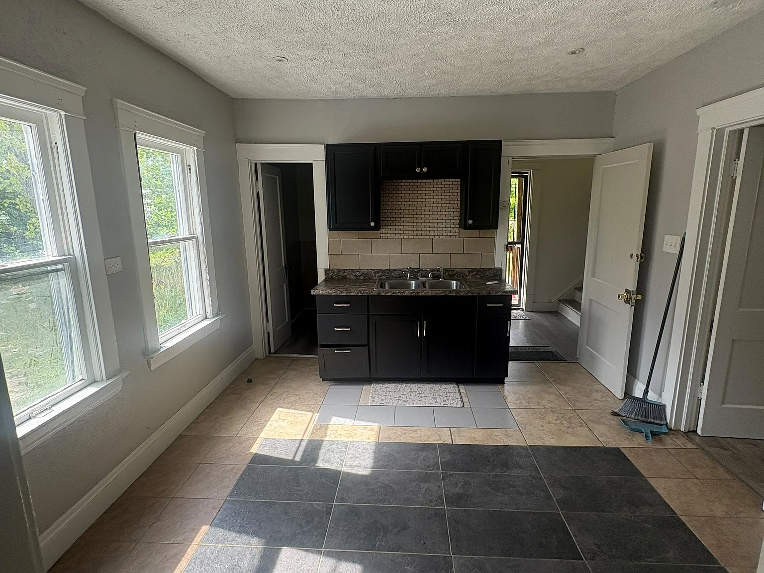 2 bed, $975 — Photo 3