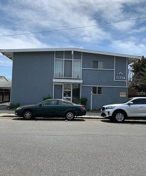 11718 Victoria Ave #1 — Photo 1