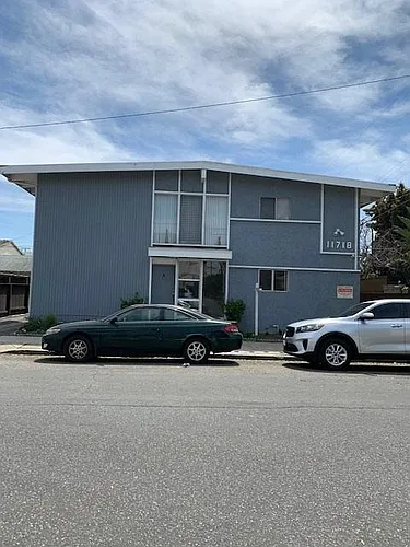 11718 Victoria Ave #1 Photo 1
