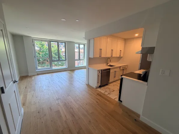 7542 Grand Central Pkwy N, Forest Hills, NY