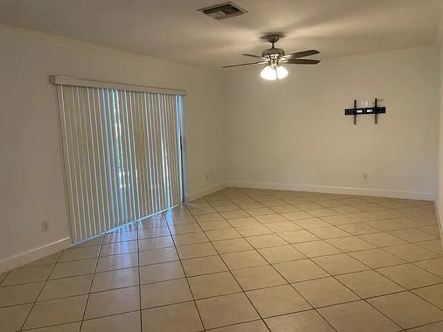 2 bed, 1.0 bath, 864 sqft, $2,150 — Photo 3