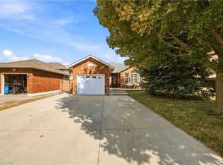 776 Acadia Dr, Hamilton, ON L8W3V2