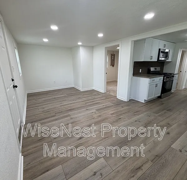 1100 S Savage St — Photo 3