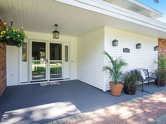 2nd image of 2133 Easthill Dr