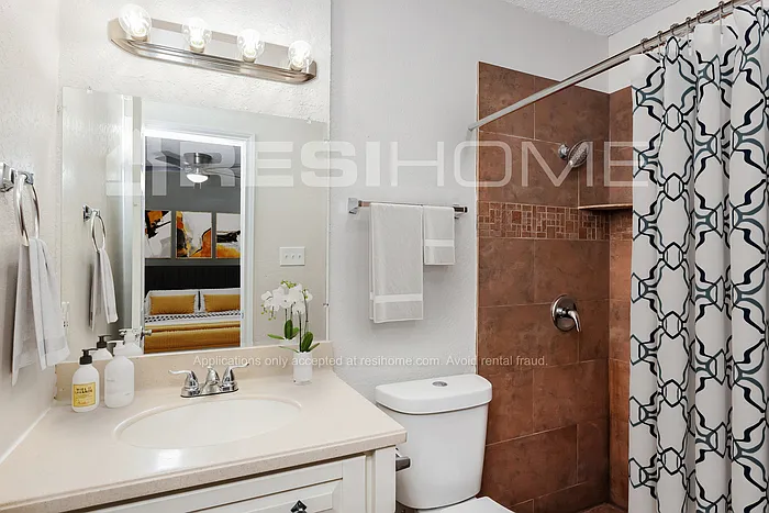 6589 Old Mill Cir — Photo 11