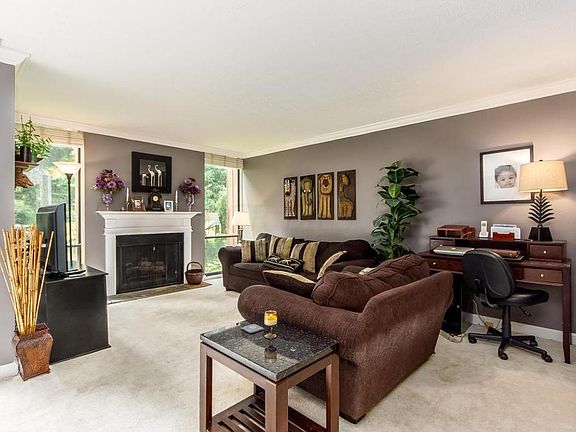 4th image of 4947 Whistlewood Ln