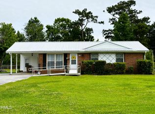 8 Jasper Rd, Midway Park, NC 28544