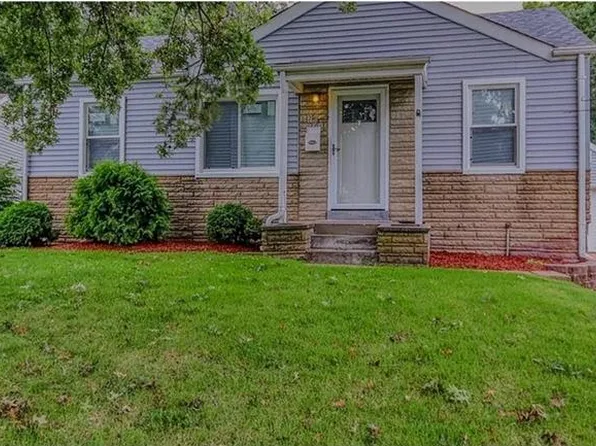 295 Derhake Rd, Florissant, MO 63031