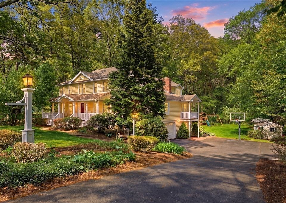1st image of 94 College Rd