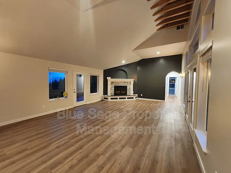 1965 Baker View Dr — Photo 8