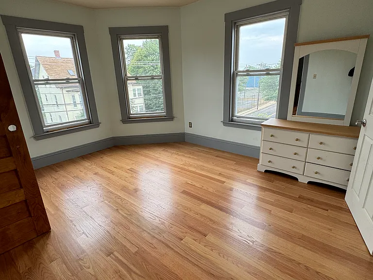 700-702 Summer St #3 — Photo 3