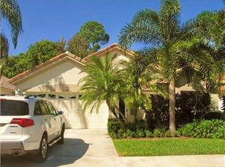 423 Woodview Cir, Palm Beach Gardens, FL 33418