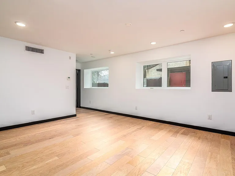 114 Richmond St #2RE — Photo 12
