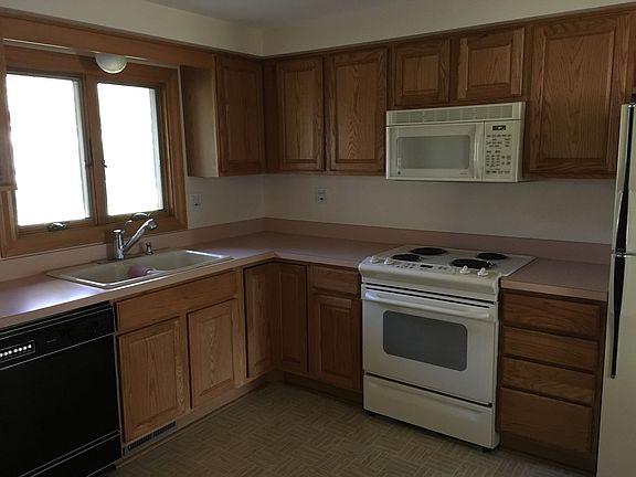 4th image of 601 S Salem Dr