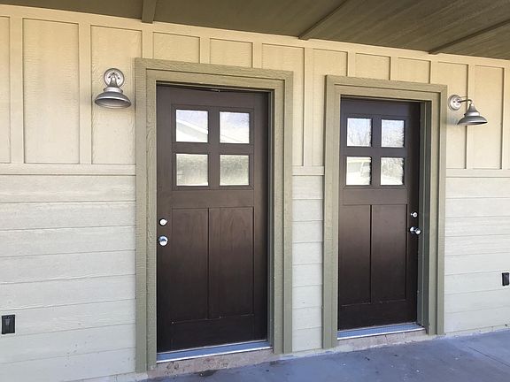 3rd image of 561 N 10th Pl