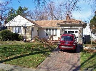 1030 Clayton Rd, Valley Stream, NY 11580