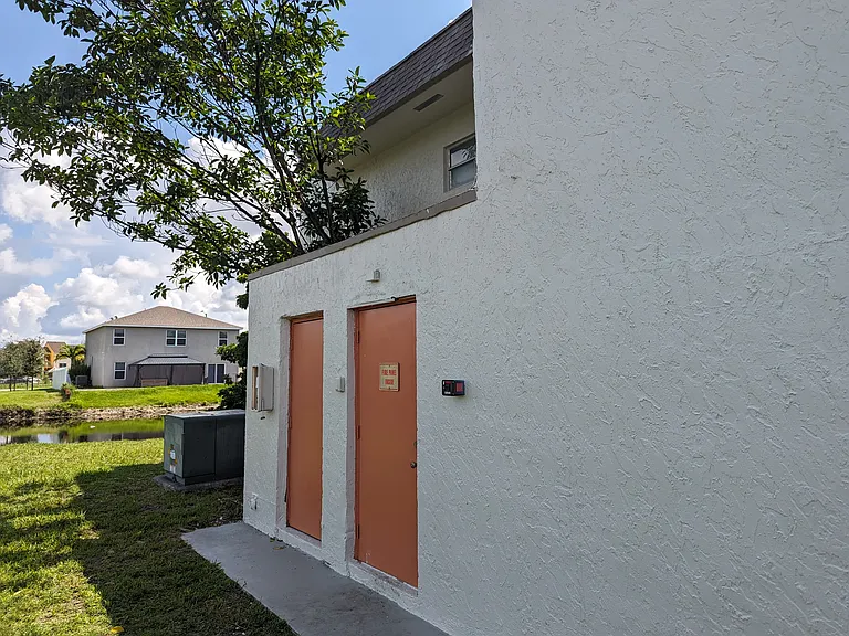 1503 NW 207th St — Photo 2