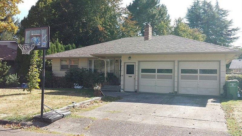 2nd image of 4808 SE Willow St