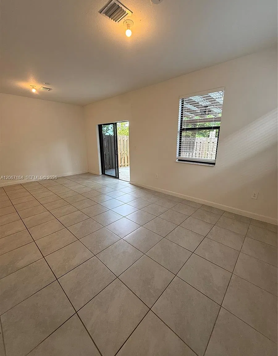 3 bed, 2.5 bath, 1697 sqft, $2,750 — Photo 4