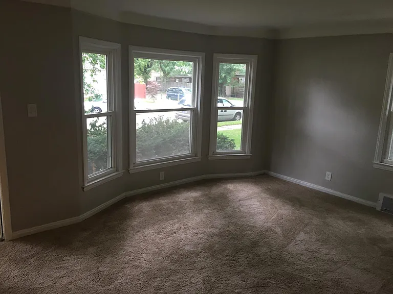 23315 Tawas Ave — Photo 10