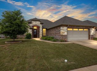 317 Paddle Boat Dr, Granbury, TX 76049