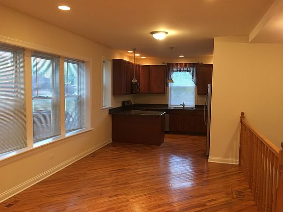 4th image of 7211 N Damen Ave APT 1