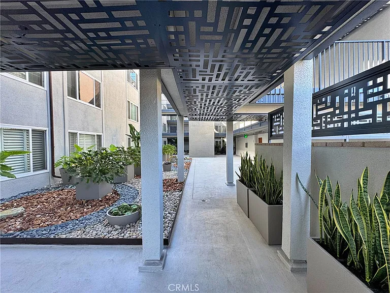 230 S Catalina Ave #203 — Photo 51