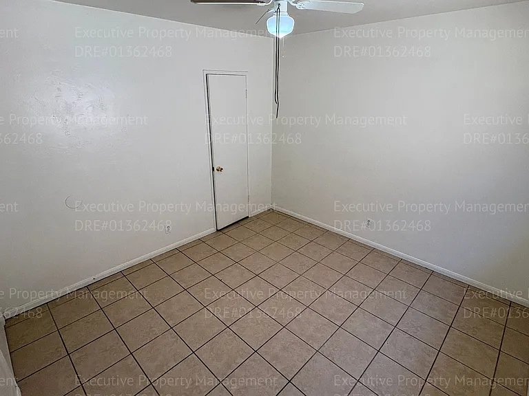 820 Moore St — Photo 22