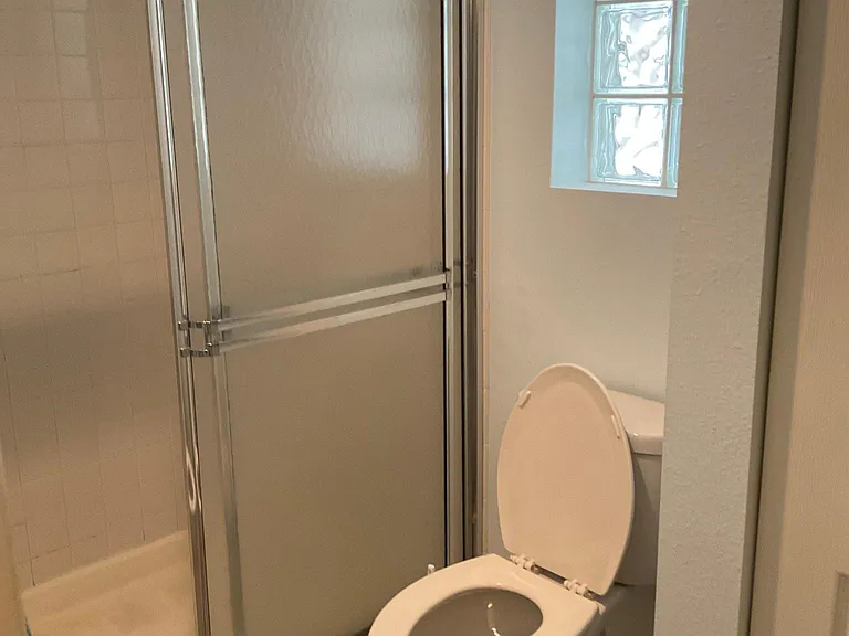 819 Montrose Dr #202 — Photo 21