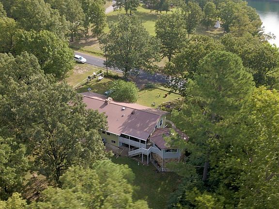 2nd image of 500 Catbird Dr