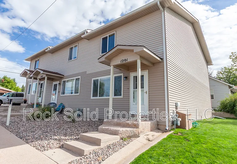 1205 Crook Ave #1 — Photo 1