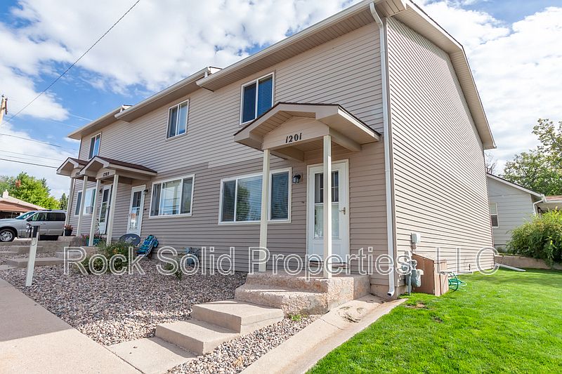 1st image of 1205 Crook Ave #1