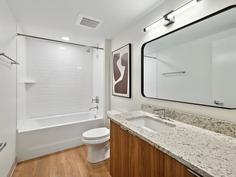 West 6th Apartments — Photo 28