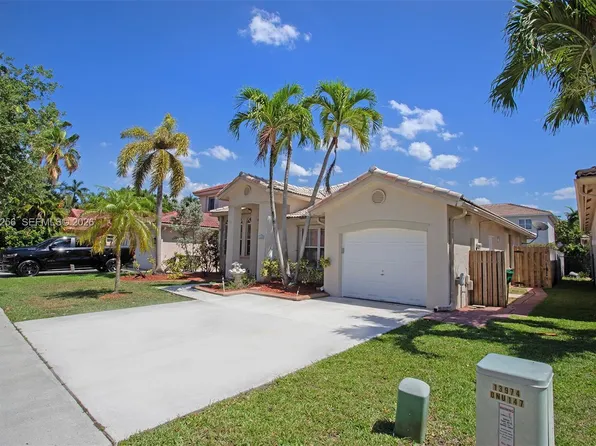 13964 N Cypress Cove Cir, Fort Lauderdale, FL 33325