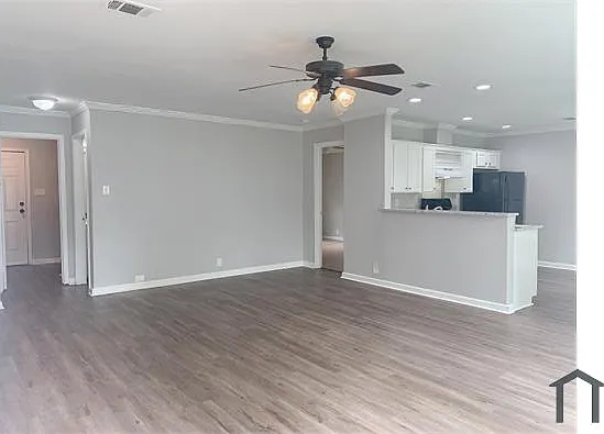 3 bed, 1210 sqft, $1,599 — Photo 3
