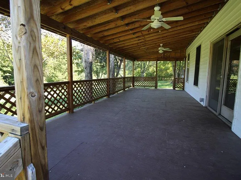 121 House Rock Rd #B — Photo 2