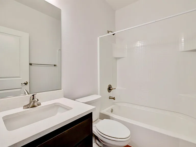 The Enclave Apartments — Photo 14